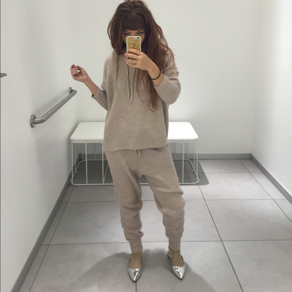Cashmere joggers and hoodie set
